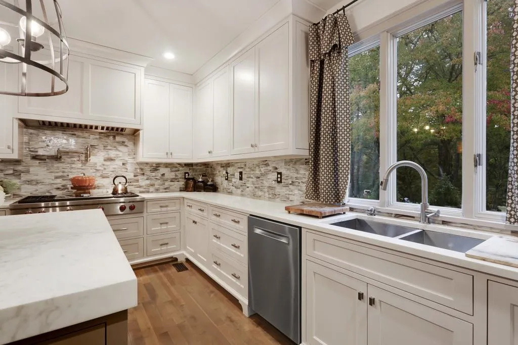 1295 W Garmon Road, Atlanta, Georgia 30327, 5 Bedrooms Bedrooms, ,5 BathroomsBathrooms,Residential,Sold,1295 W Garmon Road,6646263