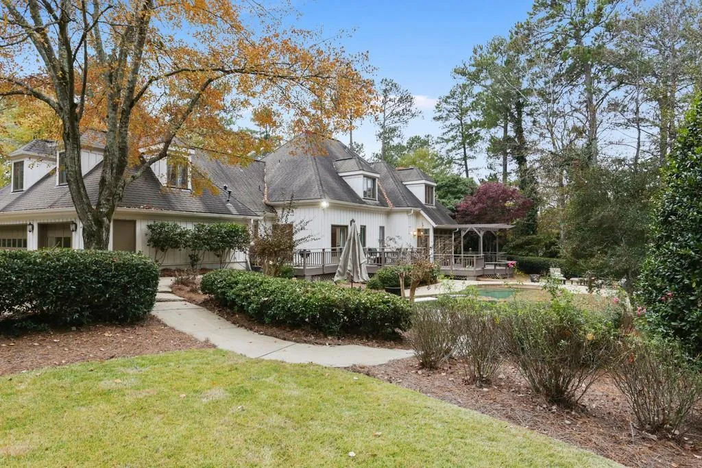 1295 W Garmon Road, Atlanta, Georgia 30327, 5 Bedrooms Bedrooms, ,5 BathroomsBathrooms,Residential,Sold,1295 W Garmon Road,6646263