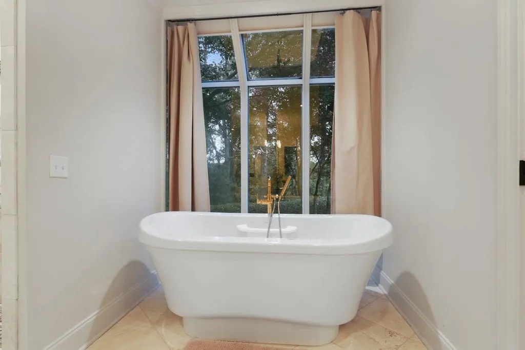 1295 W Garmon Road, Atlanta, Georgia 30327, 5 Bedrooms Bedrooms, ,5 BathroomsBathrooms,Residential,Sold,1295 W Garmon Road,6646263