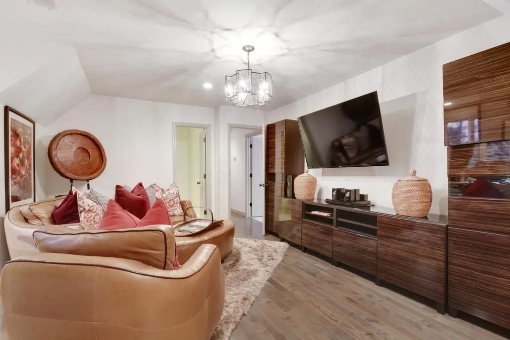 1295 W Garmon Road, Atlanta, Georgia 30327, 5 Bedrooms Bedrooms, ,5 BathroomsBathrooms,Residential,Sold,1295 W Garmon Road,6646263