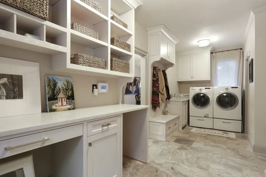 1295 W Garmon Road, Atlanta, Georgia 30327, 5 Bedrooms Bedrooms, ,5 BathroomsBathrooms,Residential,Sold,1295 W Garmon Road,6646263