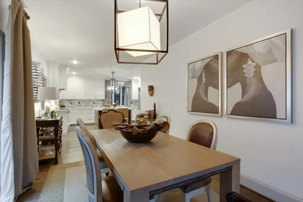 1295 W Garmon Road, Atlanta, Georgia 30327, 5 Bedrooms Bedrooms, ,5 BathroomsBathrooms,Residential,Sold,1295 W Garmon Road,6646263