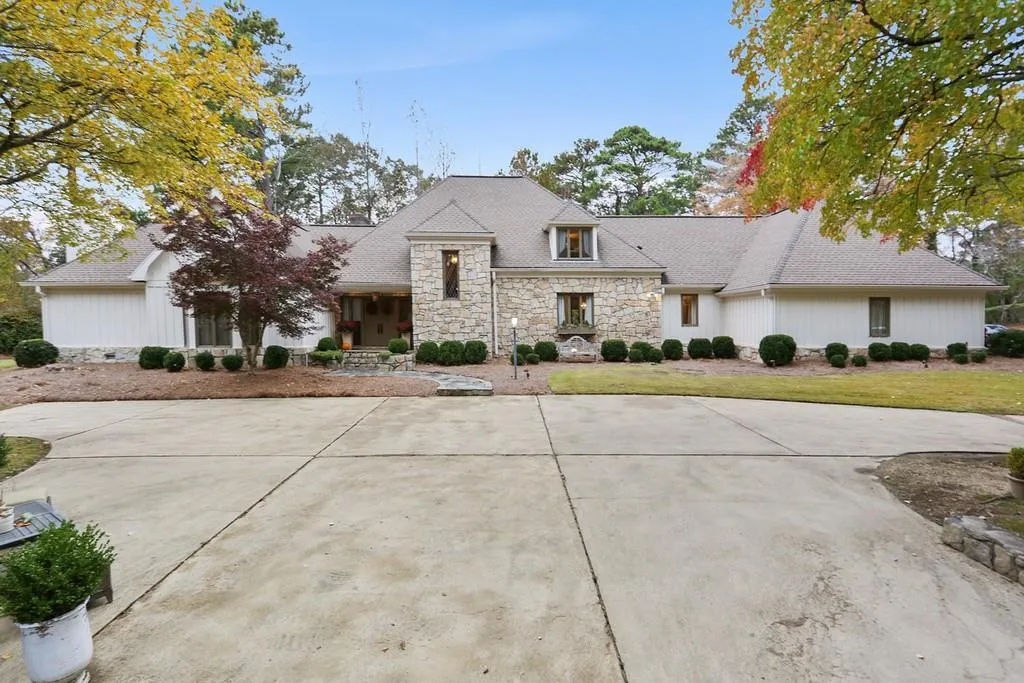 1295 W Garmon Road, Atlanta, Georgia 30327, 5 Bedrooms Bedrooms, ,5 BathroomsBathrooms,Residential,Sold,1295 W Garmon Road,6646263 1295 W Garmon Road, Atlanta, Georgia 30327, 5 Bedrooms Bedrooms, ,5 BathroomsBathrooms,Residential,Sold,1295 W Garmon Road,6646263