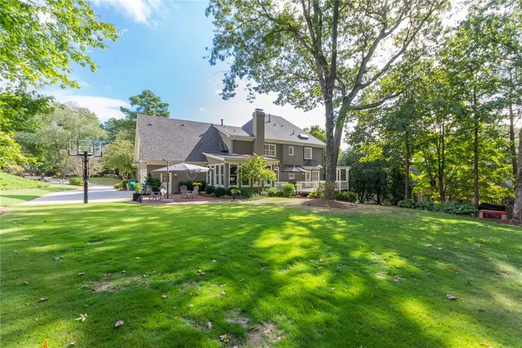7690 Blandford Place, Sandy Springs, Georgia 30350, 6 Bedrooms Bedrooms, ,5 BathroomsBathrooms,Residential,Sold,7690 Blandford Place,6629843