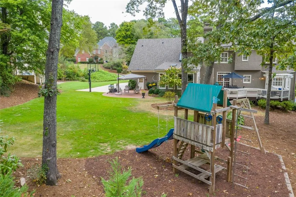 7690 Blandford Place, Sandy Springs, Georgia 30350, 6 Bedrooms Bedrooms, ,5 BathroomsBathrooms,Residential,Sold,7690 Blandford Place,6629843