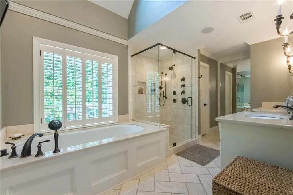 7690 Blandford Place, Sandy Springs, Georgia 30350, 6 Bedrooms Bedrooms, ,5 BathroomsBathrooms,Residential,Sold,7690 Blandford Place,6629843