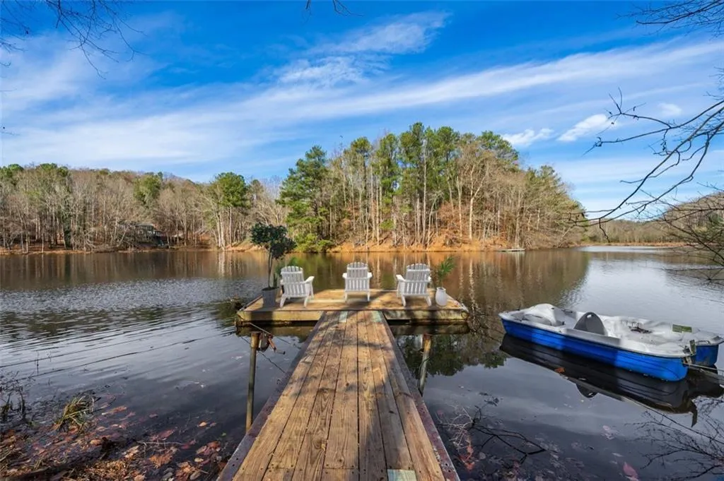 240 Grogans Lake Point, Sandy Springs, Georgia 30350, 6 Bedrooms Bedrooms, ,4 BathroomsBathrooms,Residential,Sold,240 Grogans Lake Point,6653915