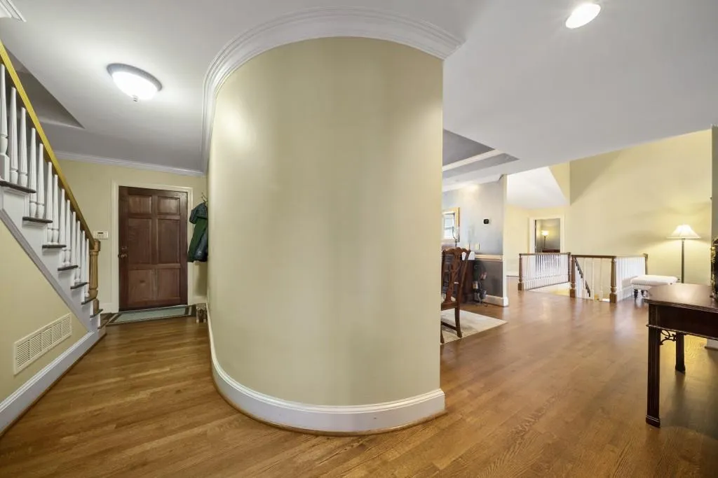 240 Grogans Lake Point, Sandy Springs, Georgia 30350, 6 Bedrooms Bedrooms, ,4 BathroomsBathrooms,Residential,Sold,240 Grogans Lake Point,6653915