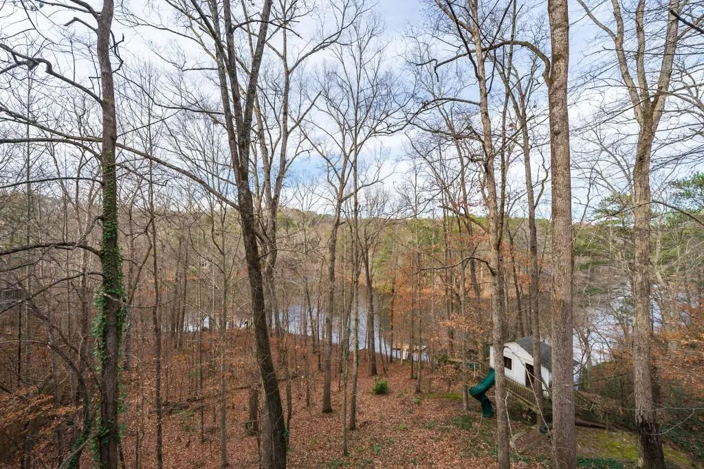 240 Grogans Lake Point, Sandy Springs, Georgia 30350, 6 Bedrooms Bedrooms, ,4 BathroomsBathrooms,Residential,Sold,240 Grogans Lake Point,6653915