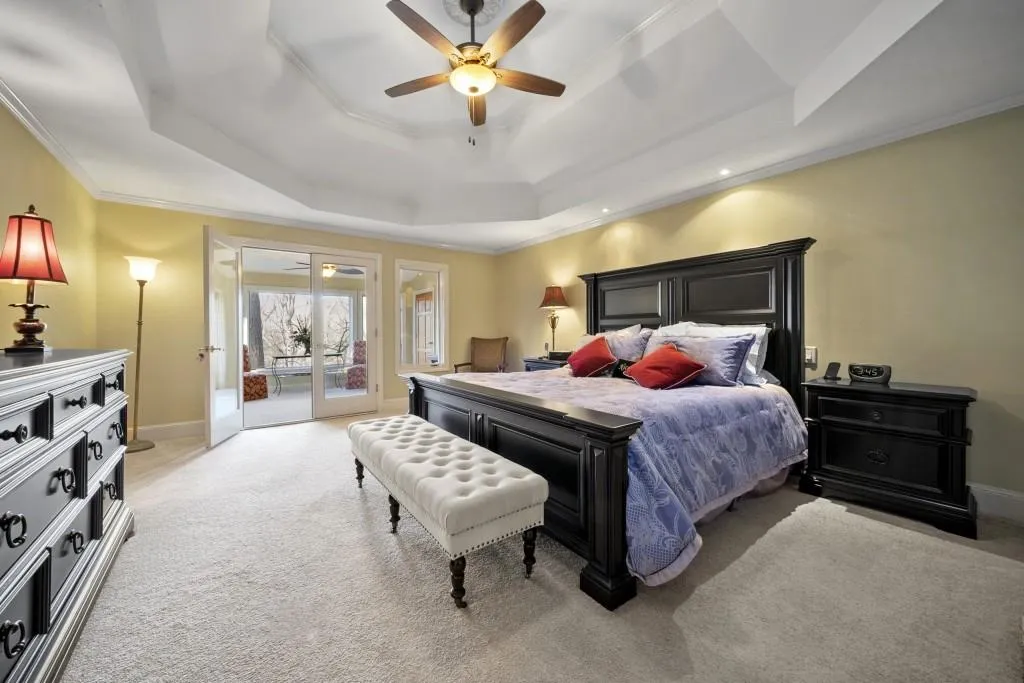 240 Grogans Lake Point, Sandy Springs, Georgia 30350, 6 Bedrooms Bedrooms, ,4 BathroomsBathrooms,Residential,Sold,240 Grogans Lake Point,6653915