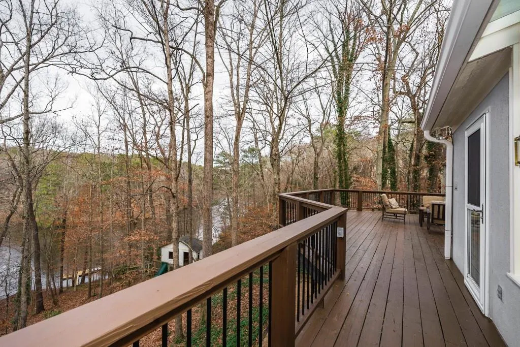 240 Grogans Lake Point, Sandy Springs, Georgia 30350, 6 Bedrooms Bedrooms, ,4 BathroomsBathrooms,Residential,Sold,240 Grogans Lake Point,6653915