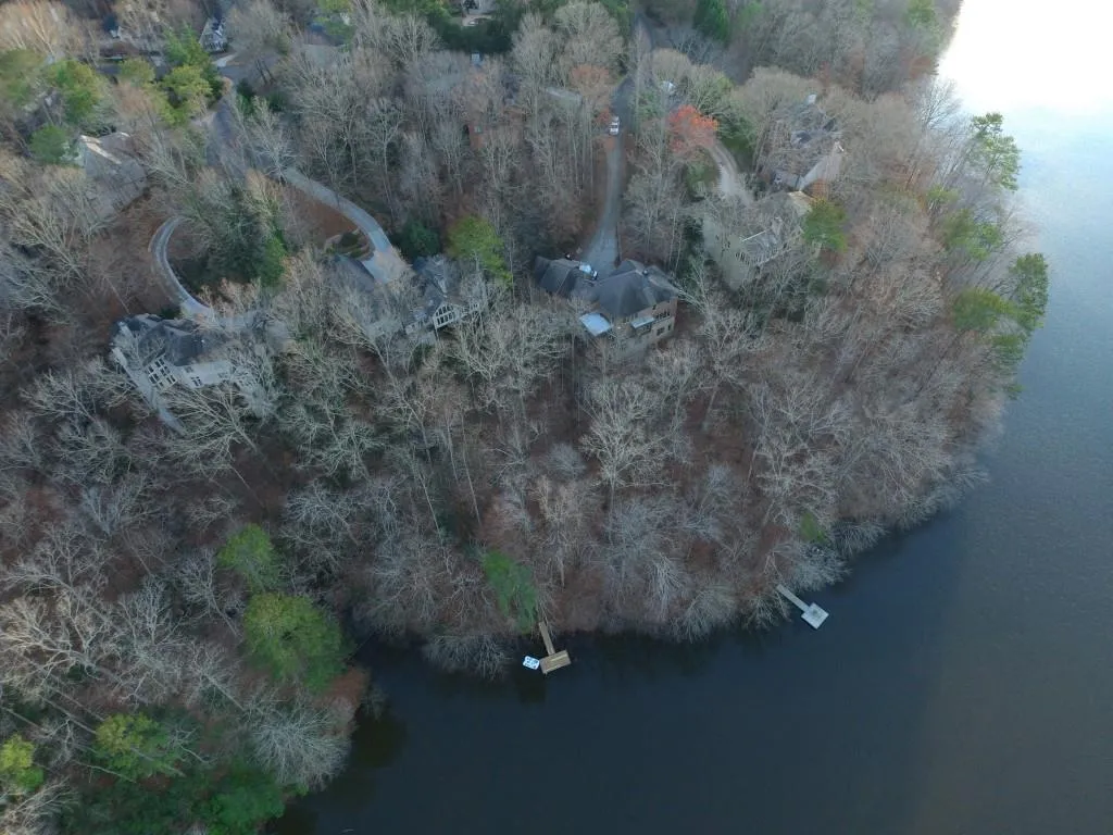 240 Grogans Lake Point, Sandy Springs, Georgia 30350, 6 Bedrooms Bedrooms, ,4 BathroomsBathrooms,Residential,Sold,240 Grogans Lake Point,6653915