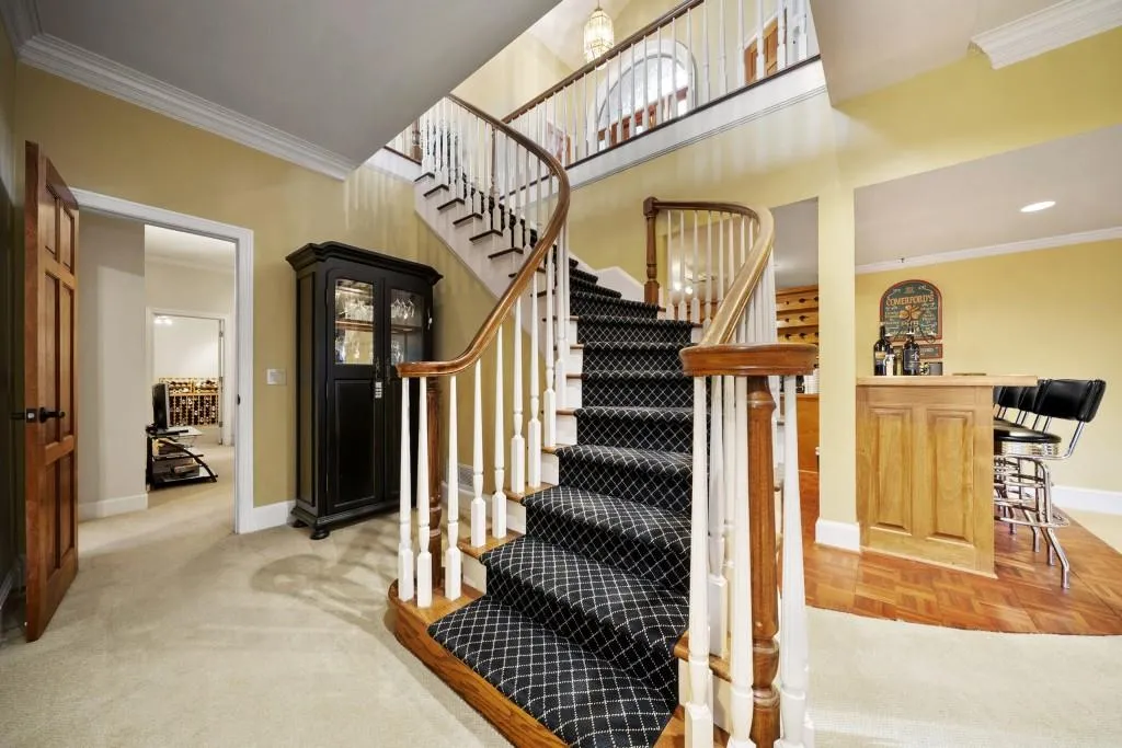 240 Grogans Lake Point, Sandy Springs, Georgia 30350, 6 Bedrooms Bedrooms, ,4 BathroomsBathrooms,Residential,Sold,240 Grogans Lake Point,6653915