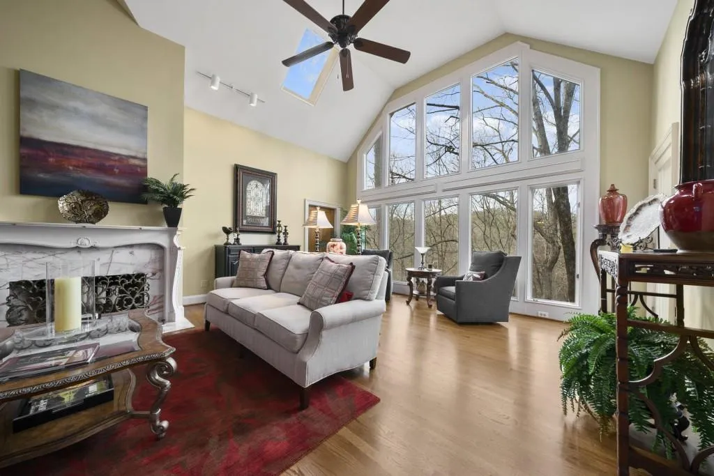 240 Grogans Lake Point, Sandy Springs, Georgia 30350, 6 Bedrooms Bedrooms, ,4 BathroomsBathrooms,Residential,Sold,240 Grogans Lake Point,6653915