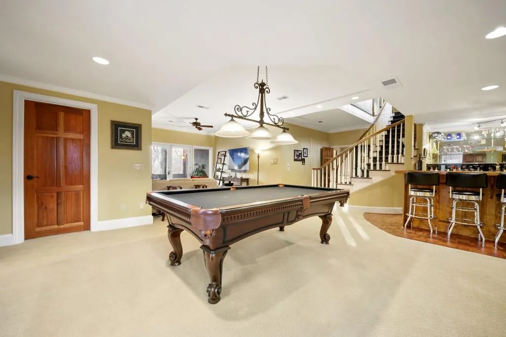 240 Grogans Lake Point, Sandy Springs, Georgia 30350, 6 Bedrooms Bedrooms, ,4 BathroomsBathrooms,Residential,Sold,240 Grogans Lake Point,6653915