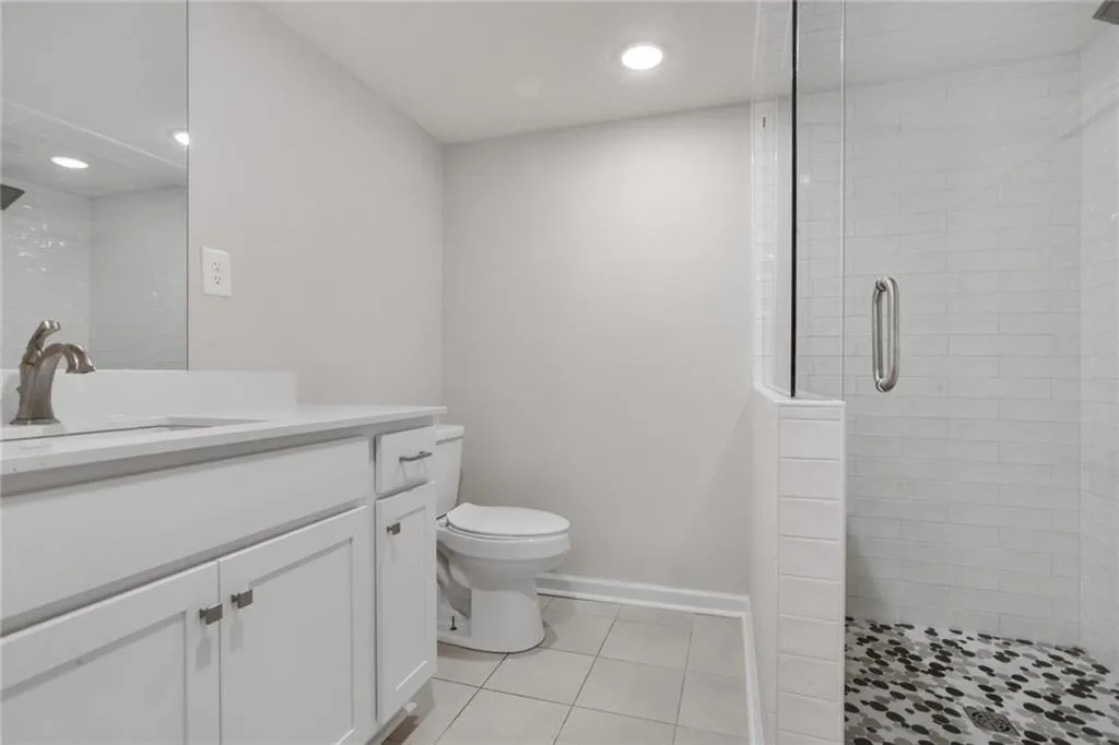 640 Starlight Drive, Sandy Springs, Georgia 30342, 5 Bedrooms Bedrooms, ,4 BathroomsBathrooms,Residential,Sold,640 Starlight Drive,6994973