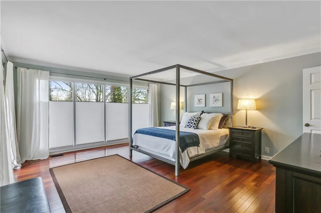 5 The Landing, Sandy Springs, Georgia 30350, 3 Bedrooms Bedrooms, ,3 BathroomsBathrooms,Residential,Sold,5 The Landing,6731854