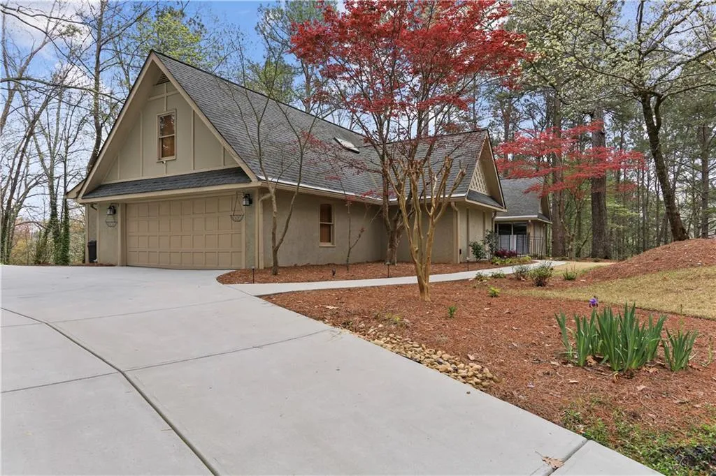 5 The Landing, Sandy Springs, Georgia 30350, 3 Bedrooms Bedrooms, ,3 BathroomsBathrooms,Residential,Sold,5 The Landing,6731854