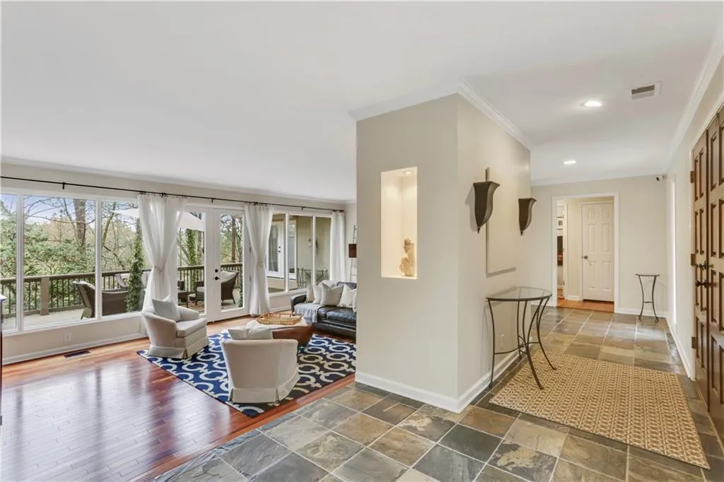 5 The Landing, Sandy Springs, Georgia 30350, 3 Bedrooms Bedrooms, ,3 BathroomsBathrooms,Residential,Sold,5 The Landing,6731854