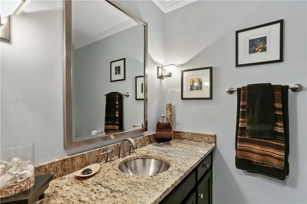 5 The Landing, Sandy Springs, Georgia 30350, 3 Bedrooms Bedrooms, ,3 BathroomsBathrooms,Residential,Sold,5 The Landing,6731854