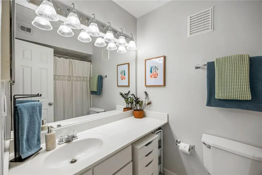 3476 Essex Avenue Unit 85, Atlanta, Georgia 30339, 2 Bedrooms Bedrooms, ,2 BathroomsBathrooms,Residential,For Sale,3476 Essex Avenue Unit 85,7636541