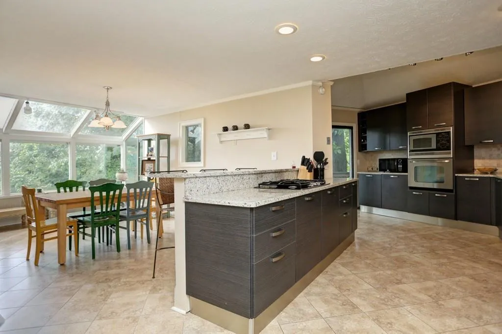 140 Huntcliff Point Ne, Atlanta, Georgia 30350, 6 Bedrooms Bedrooms, ,3 BathroomsBathrooms,Residential,Sold,140 Huntcliff Point Ne,5686888