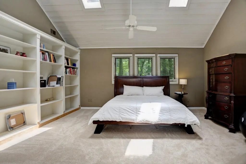140 Huntcliff Point Ne, Atlanta, Georgia 30350, 6 Bedrooms Bedrooms, ,3 BathroomsBathrooms,Residential,Sold,140 Huntcliff Point Ne,5686888