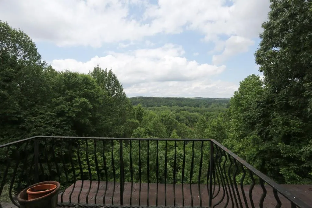 140 Huntcliff Point Ne, Atlanta, Georgia 30350, 6 Bedrooms Bedrooms, ,3 BathroomsBathrooms,Residential,Sold,140 Huntcliff Point Ne,5686888