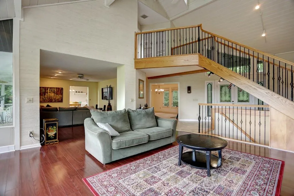 140 Huntcliff Point Ne, Atlanta, Georgia 30350, 6 Bedrooms Bedrooms, ,3 BathroomsBathrooms,Residential,Sold,140 Huntcliff Point Ne,5686888