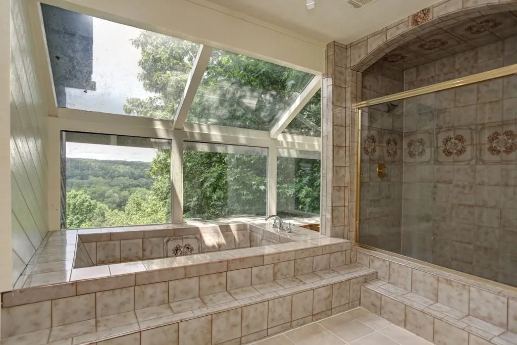 140 Huntcliff Point Ne, Atlanta, Georgia 30350, 6 Bedrooms Bedrooms, ,3 BathroomsBathrooms,Residential,Sold,140 Huntcliff Point Ne,5686888
