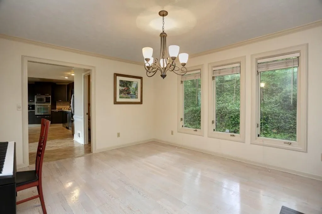 140 Huntcliff Point Ne, Atlanta, Georgia 30350, 6 Bedrooms Bedrooms, ,3 BathroomsBathrooms,Residential,Sold,140 Huntcliff Point Ne,5686888