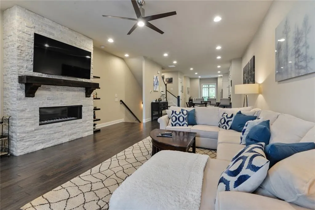 243 Franklin Road, Atlanta, Georgia 30342, 3 Bedrooms Bedrooms, ,3 BathroomsBathrooms,Residential,Sold,243 Franklin Road,6802103