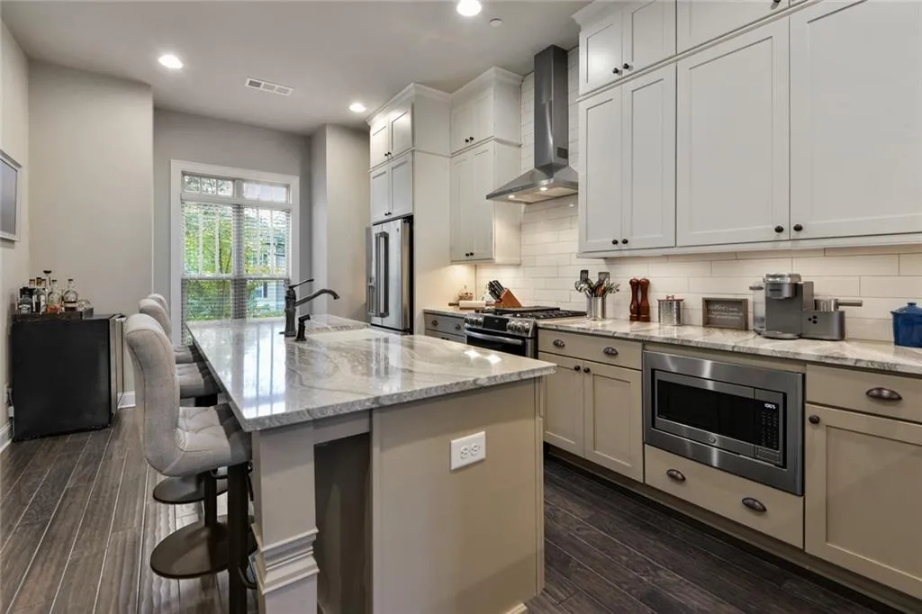 243 Franklin Road, Atlanta, Georgia 30342, 3 Bedrooms Bedrooms, ,3 BathroomsBathrooms,Residential,Sold,243 Franklin Road,6802103