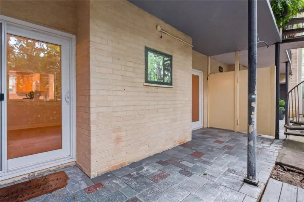 5400 Roswell Road Unit L6, Atlanta, Georgia 30342, 2 Bedrooms Bedrooms, 0 ,2 BathroomsBathrooms,Residential,For Sale,5400 Roswell Road Unit L6,7779721