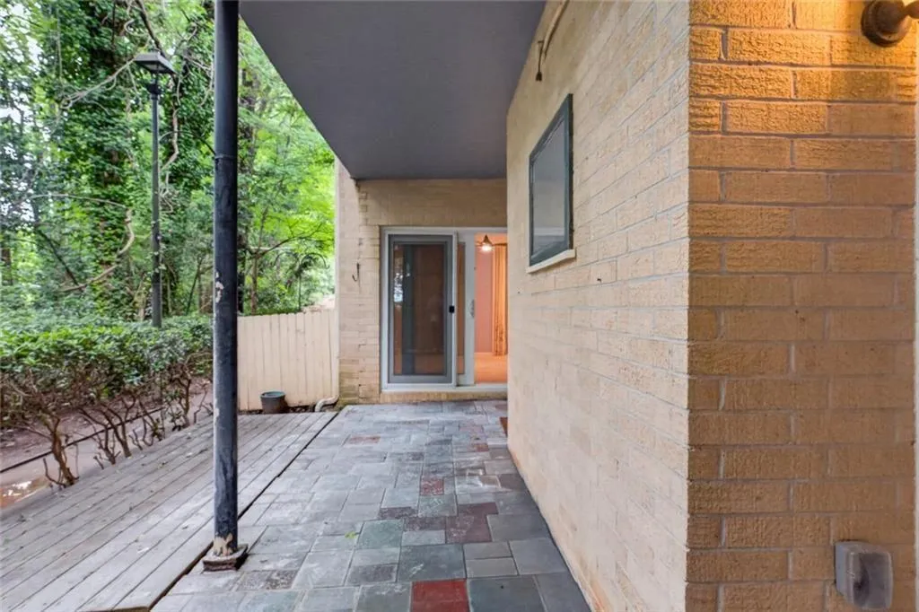 5400 Roswell Road Unit L6, Atlanta, Georgia 30342, 2 Bedrooms Bedrooms, 0 ,2 BathroomsBathrooms,Residential,For Sale,5400 Roswell Road Unit L6,7779721