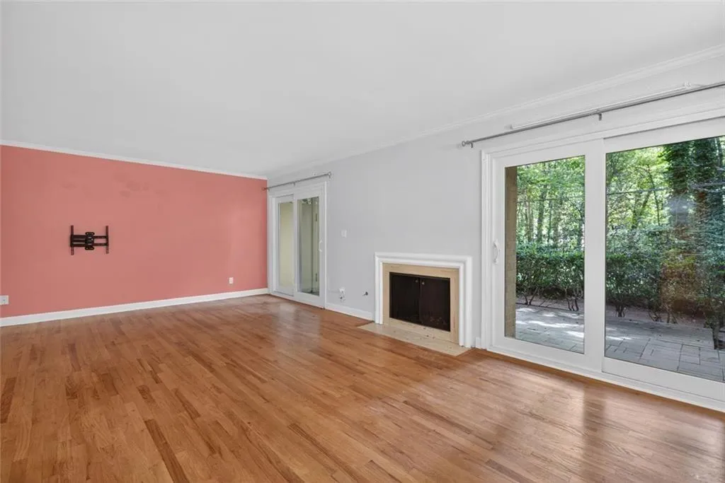 5400 Roswell Road Unit L6, Atlanta, Georgia 30342, 2 Bedrooms Bedrooms, 0 ,2 BathroomsBathrooms,Residential,For Sale,5400 Roswell Road Unit L6,7779721