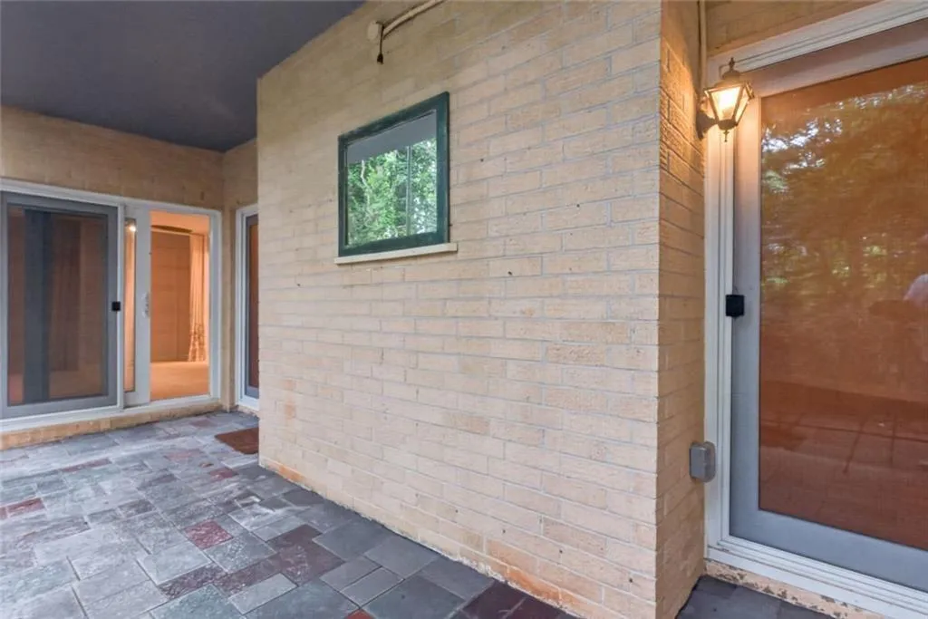 5400 Roswell Road Unit L6, Atlanta, Georgia 30342, 2 Bedrooms Bedrooms, 0 ,2 BathroomsBathrooms,Residential,For Sale,5400 Roswell Road Unit L6,7779721