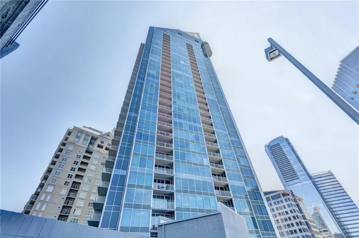 View of apartment building / complex