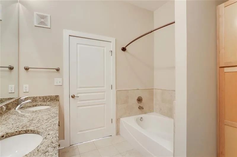 799 Hammond Drive Unit 126, Sandy Springs, Georgia 30328, 1 Bedroom Bedrooms, ,1 BathroomBathrooms,Residential,Sold,799 Hammond Drive Unit 126,6831423