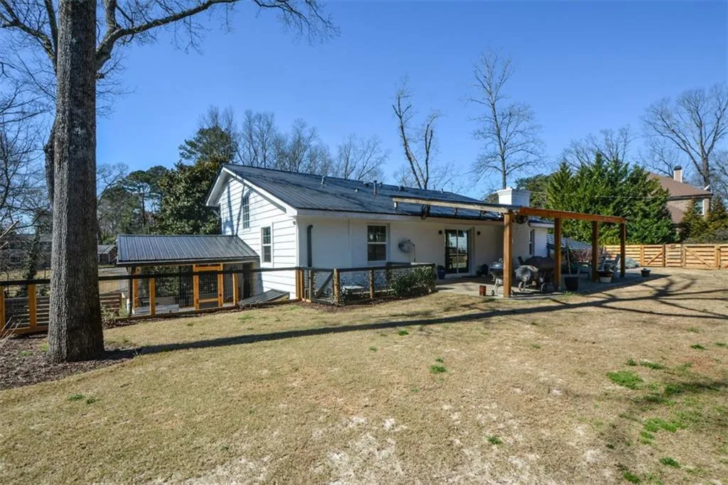 835 Glenairy Drive, Atlanta, Georgia 30328, 3 Bedrooms Bedrooms, ,3 BathroomsBathrooms,Residential,Sold,835 Glenairy Drive,7007418