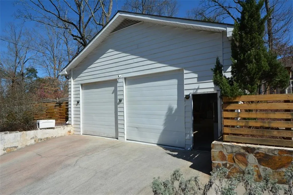 835 Glenairy Drive, Atlanta, Georgia 30328, 3 Bedrooms Bedrooms, ,3 BathroomsBathrooms,Residential,Sold,835 Glenairy Drive,7007418