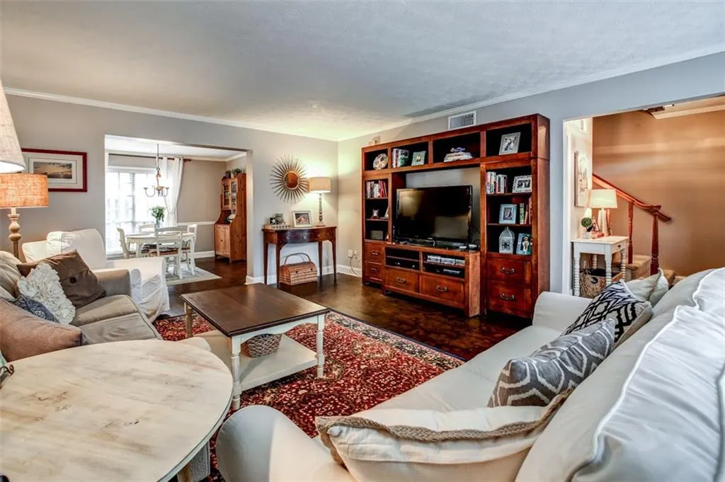 5 Palace Green Place Nw, Atlanta, Georgia 30318, 3 Bedrooms Bedrooms, ,2 BathroomsBathrooms,Residential,Sold,5 Palace Green Place Nw,5867073