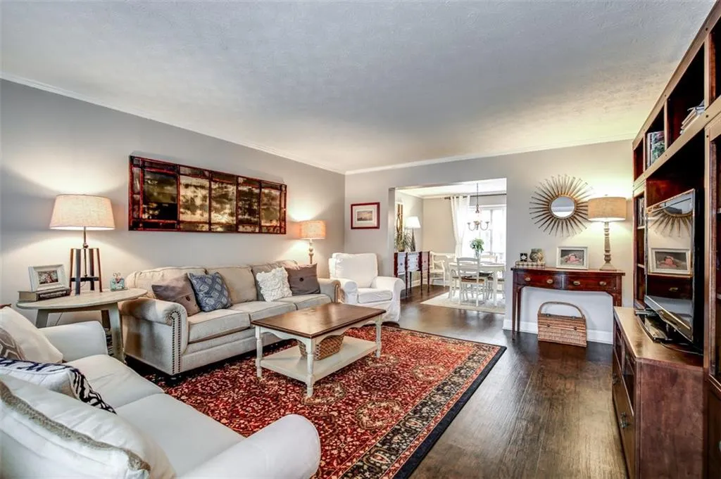 5 Palace Green Place Nw, Atlanta, Georgia 30318, 3 Bedrooms Bedrooms, ,2 BathroomsBathrooms,Residential,Sold,5 Palace Green Place Nw,5867073