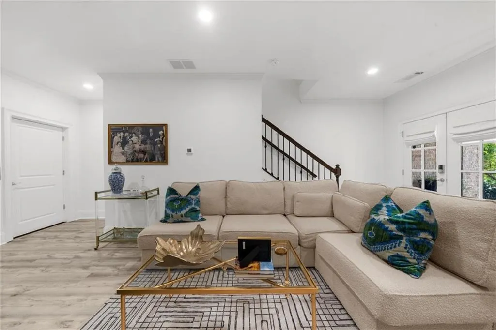 6645 Cadence Boulevard, Atlanta, Georgia 30328, 3 Bedrooms Bedrooms, ,4 BathroomsBathrooms,Residential,For Sale,6645 Cadence Boulevard,7676330