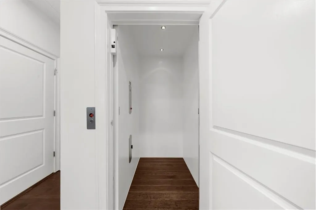 6645 Cadence Boulevard, Atlanta, Georgia 30328, 3 Bedrooms Bedrooms, ,4 BathroomsBathrooms,Residential,For Sale,6645 Cadence Boulevard,7676330