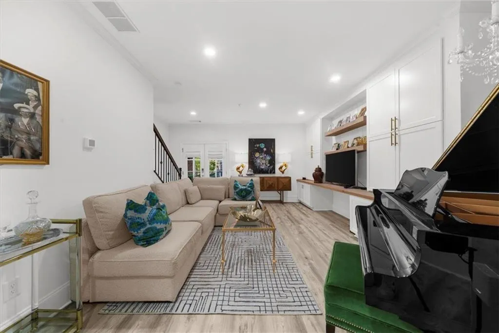 6645 Cadence Boulevard, Atlanta, Georgia 30328, 3 Bedrooms Bedrooms, ,4 BathroomsBathrooms,Residential,For Sale,6645 Cadence Boulevard,7676330