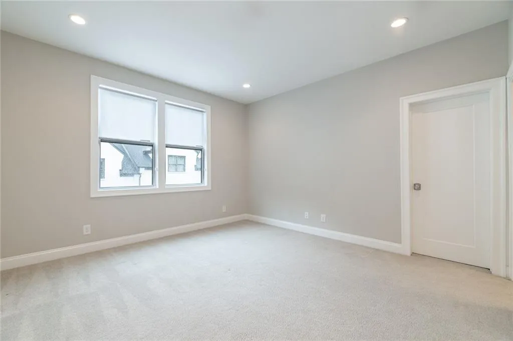 124 W Wieuca Road Ne, Atlanta, Georgia 30342, 4 Bedrooms Bedrooms, ,4 BathroomsBathrooms,Residential,Sold,124 W Wieuca Road Ne,7386295