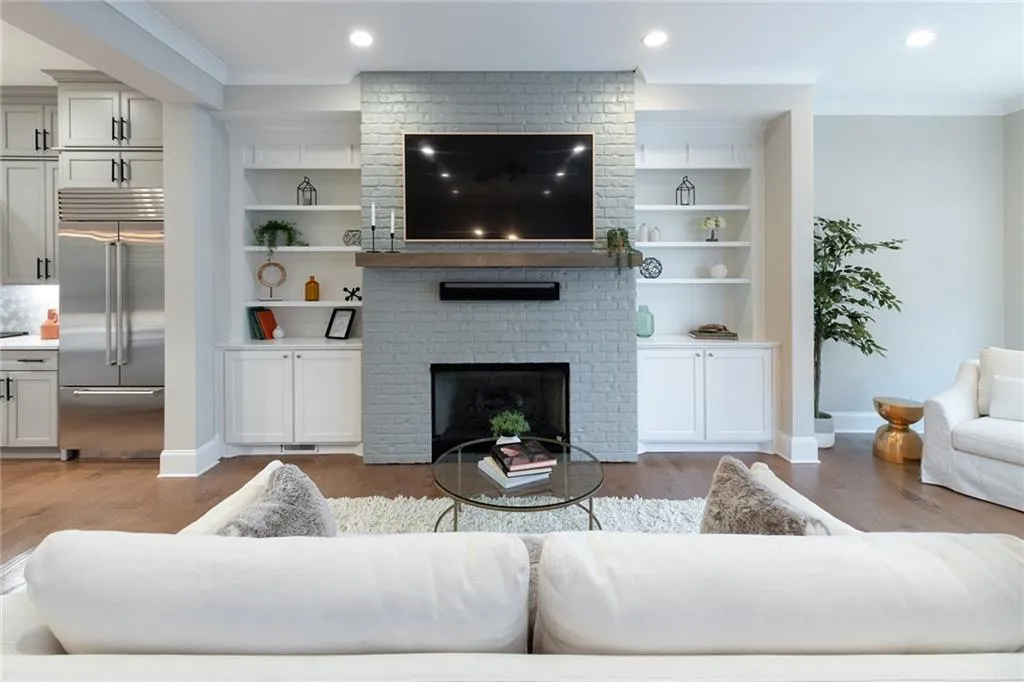 124 W Wieuca Road Ne, Atlanta, Georgia 30342, 4 Bedrooms Bedrooms, ,4 BathroomsBathrooms,Residential,Sold,124 W Wieuca Road Ne,7386295