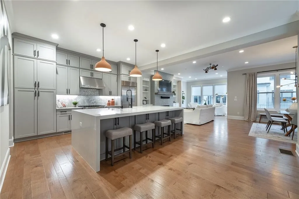 124 W Wieuca Road Ne, Atlanta, Georgia 30342, 4 Bedrooms Bedrooms, ,4 BathroomsBathrooms,Residential,Sold,124 W Wieuca Road Ne,7386295