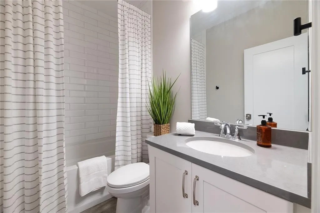 124 W Wieuca Road Ne, Atlanta, Georgia 30342, 4 Bedrooms Bedrooms, ,4 BathroomsBathrooms,Residential,Sold,124 W Wieuca Road Ne,7386295